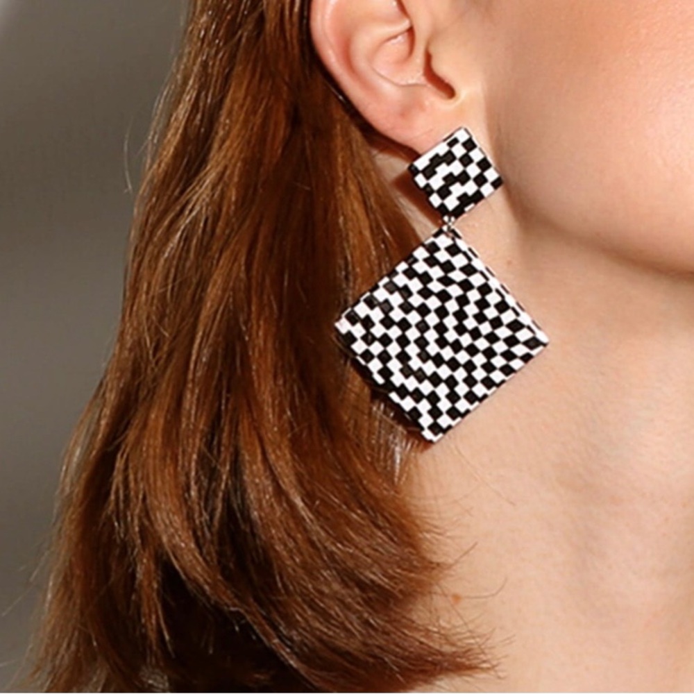 NEW-Black And White Pierced Earrings.
